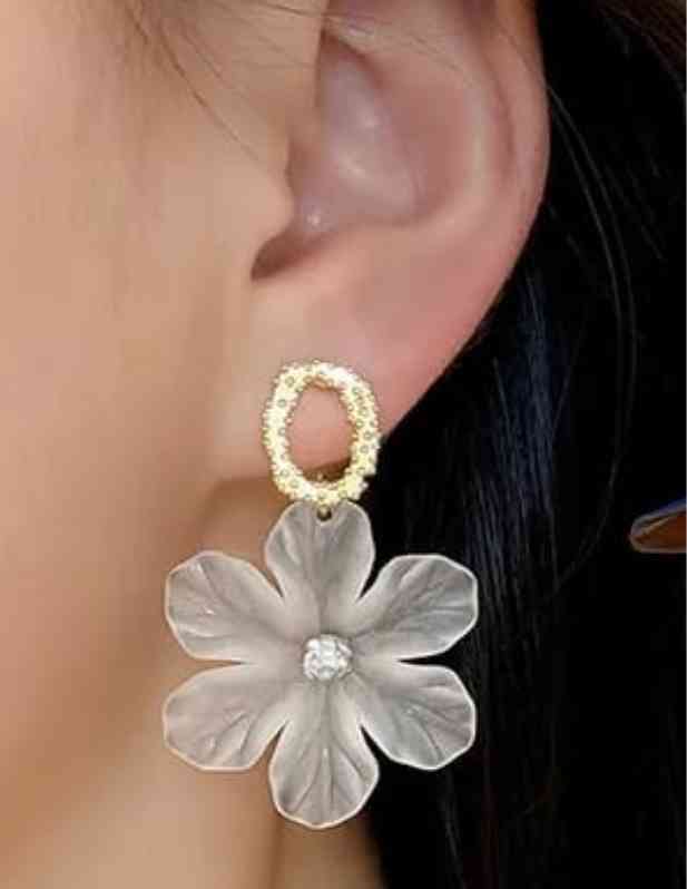 Fancy Fashion Flower Earrings