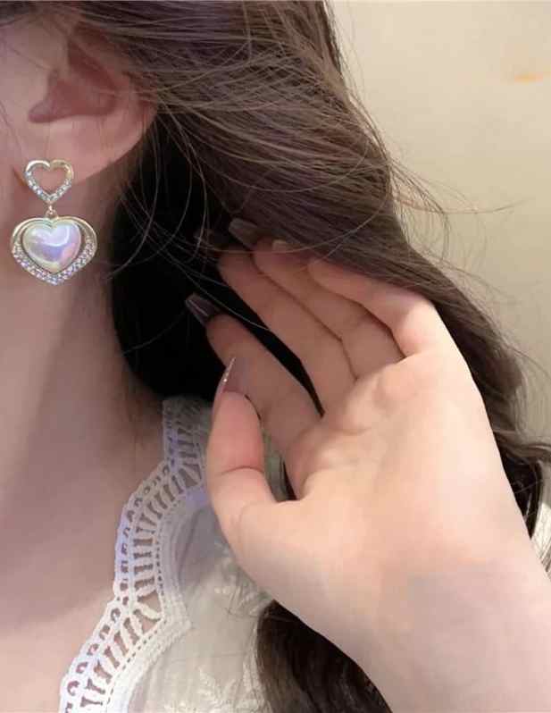 heart stud earrings